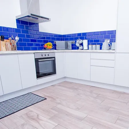 Spacious Urban City Apartment Донкастер Экстерьер фото