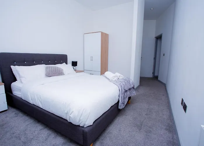 Spacious Urban City Apartment