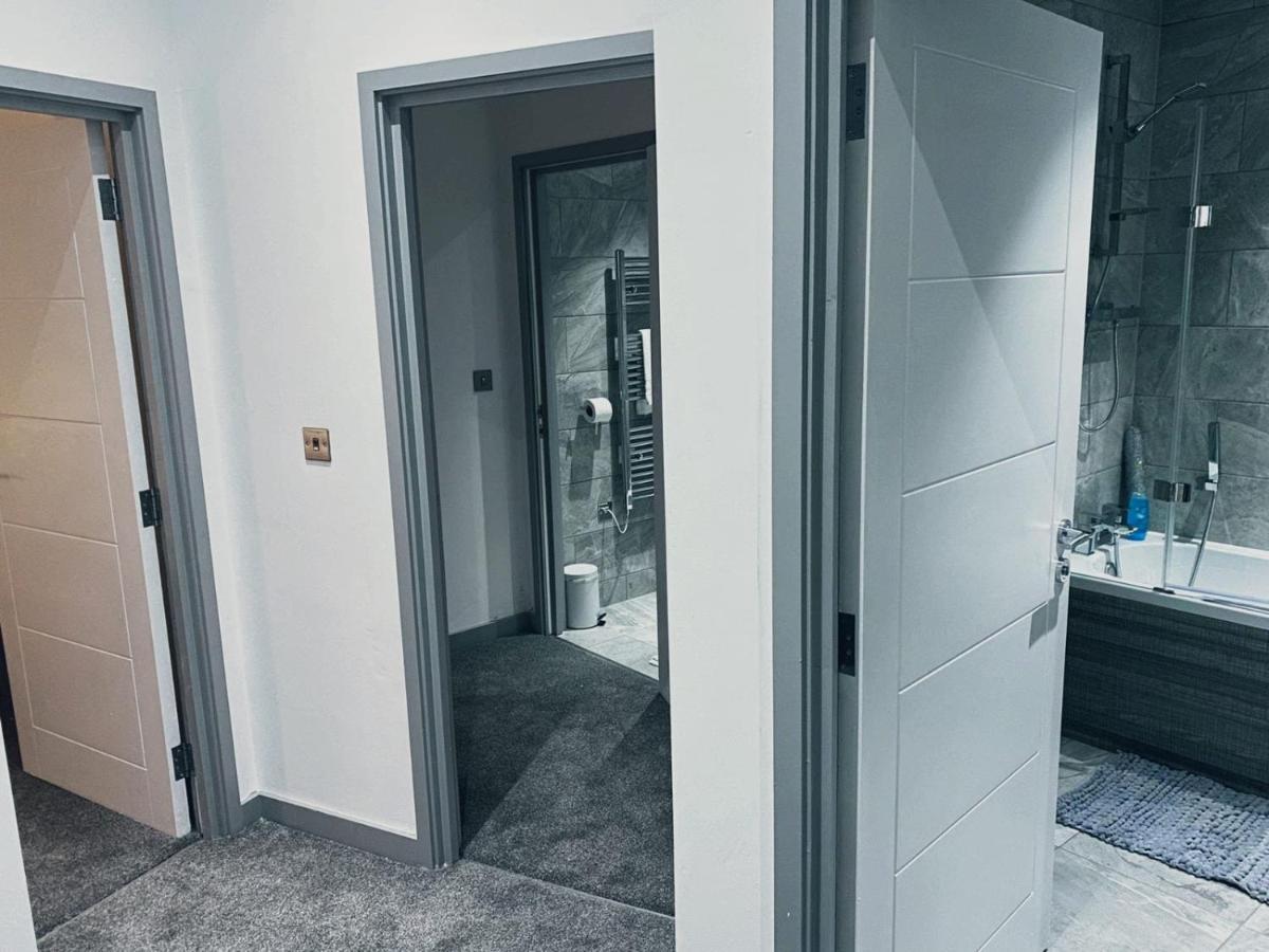 Spacious Urban Apartment Doncaster